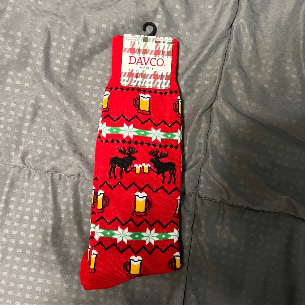 Davco mens socks NEW reindeer beer Christmas sock size 10-13 fits shoe size 6-12